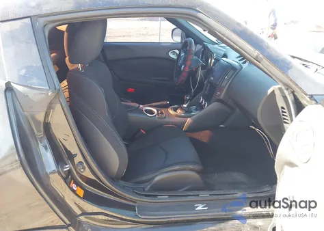 2009 Nissan 370Z Touring z USA, uszkodzony, nr VIN JN1AZ44E39M405785